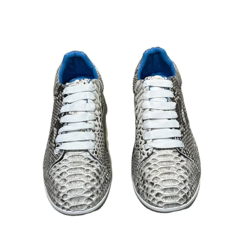 TREKHE | Serpentine Schnür-Walking-Flats – Unisex-Sneaker aus echtem Schlangenleder in Grau