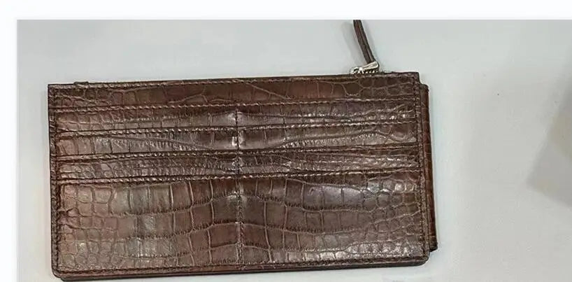 TREKHE | Linear Crocodile Slim Wallet – Langer Organizer aus Leder mit Reißverschluss