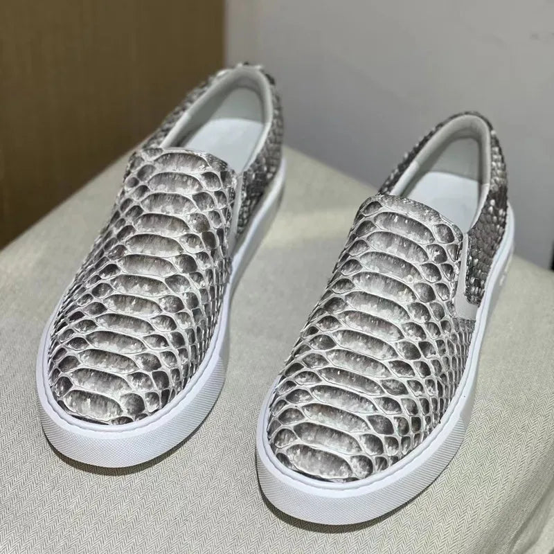 TREKHE | Graue Slip-On-Loafer aus exotischem Leder – Unisex-Ballerinas