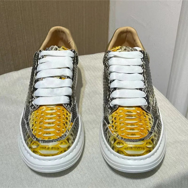 TREKHE | Serpentine Leder Street Sneakers – Silber-Schwarze Exotische Schnürschuhe für Herren