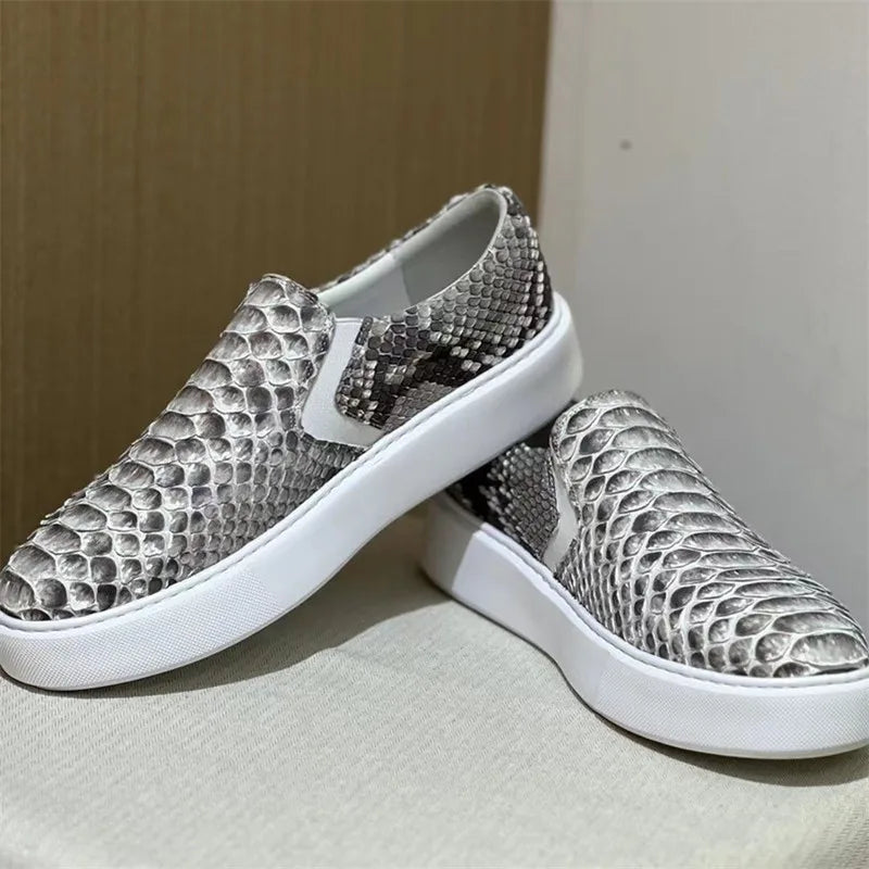 TREKHE | Graue Slip-On-Loafer aus exotischem Leder – Unisex-Ballerinas