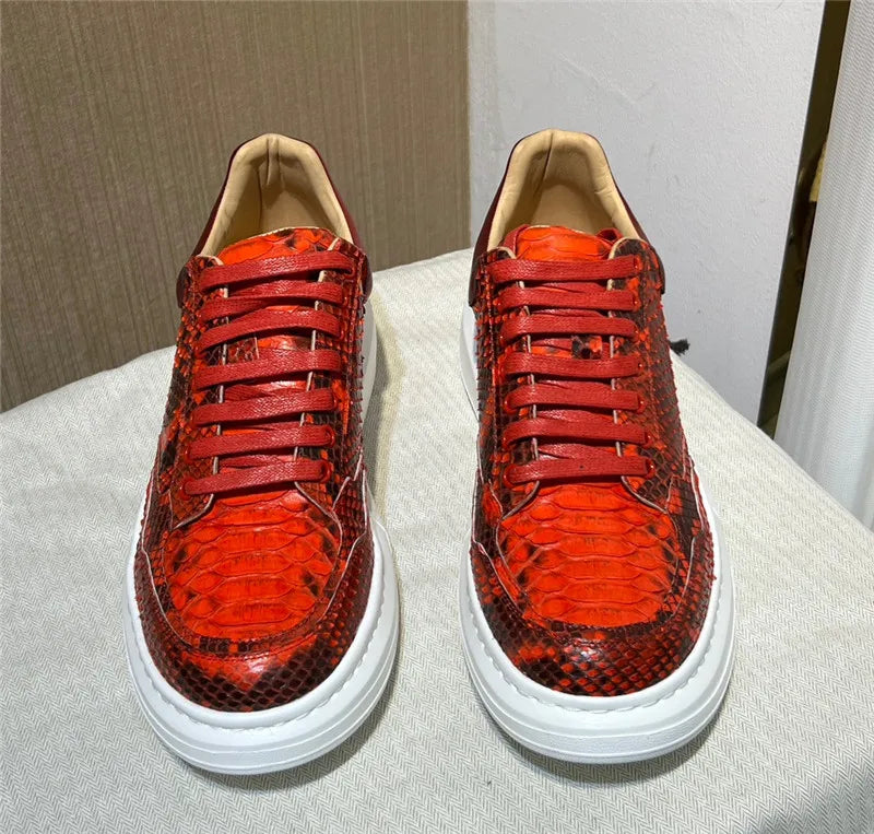 TREKHE | Serpentine Leder Street Sneakers – Silber-Schwarze Exotische Schnürschuhe für Herren
