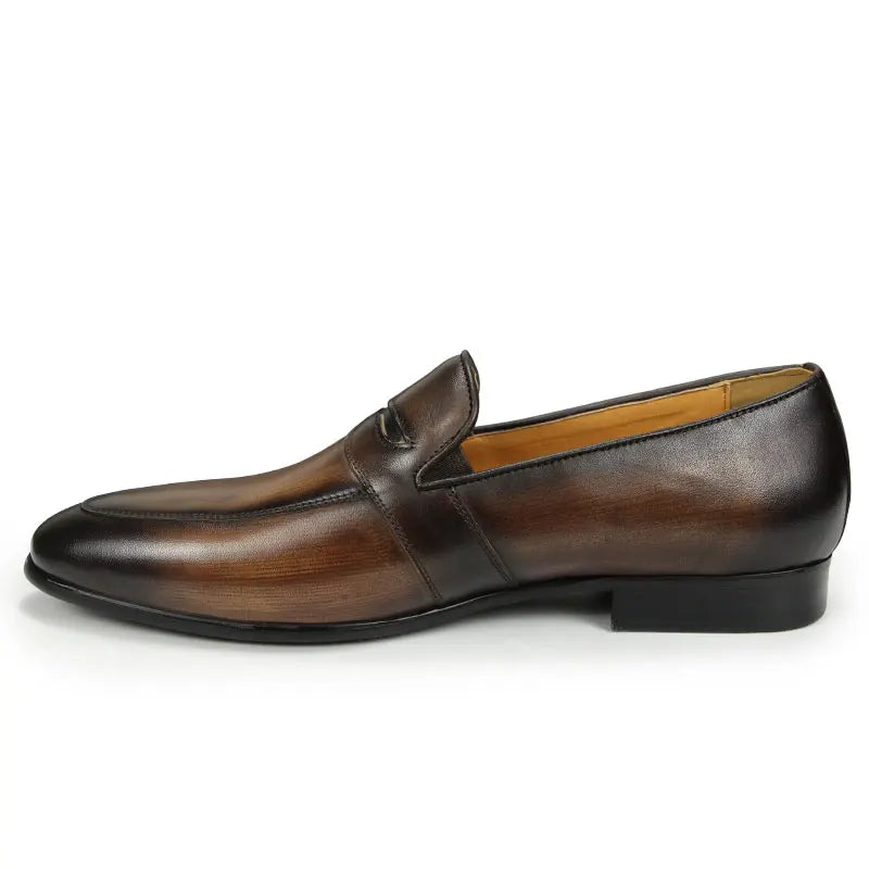 TREKHE | Klassische Slip-On-Loafer – Echtes Rindsleder mit dezentem Plateau-Finish