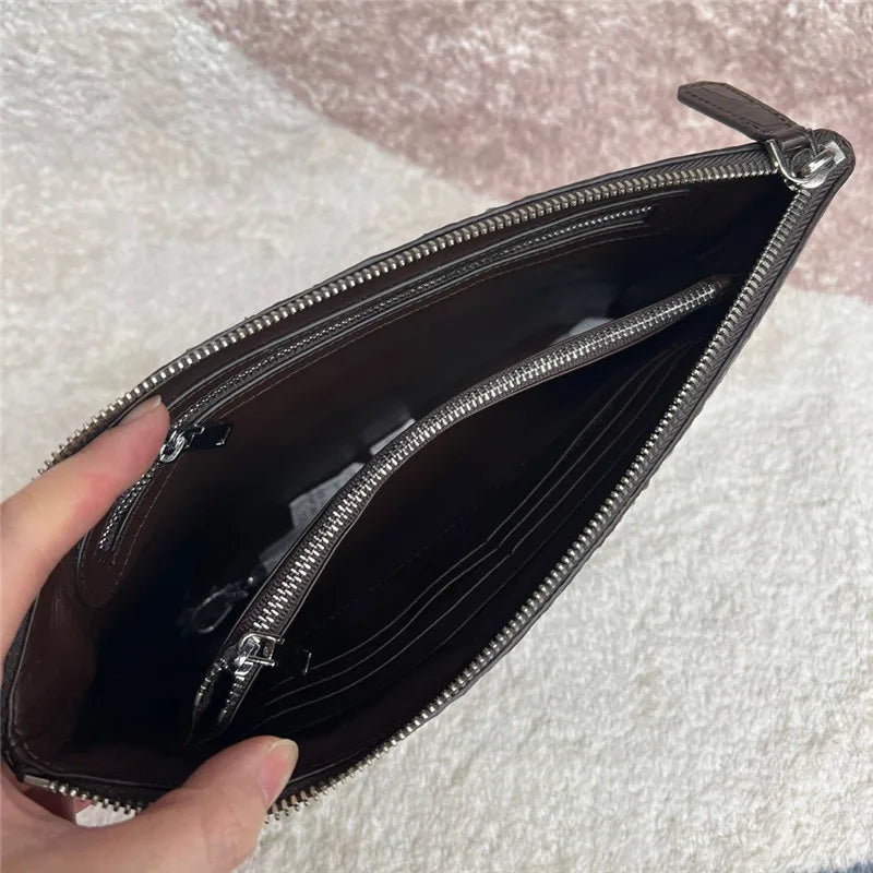 TREKHE | Heritage Crocodile Envelope Clutch – Klassische Leder-Handgelenktasche